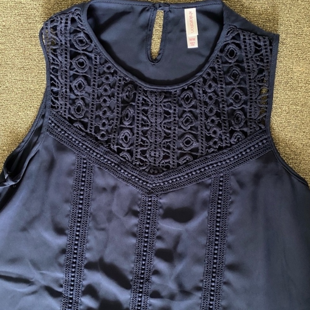 2 Women’s Xhilaration Navy Lace and Floral Tops - Picture 6 of 6